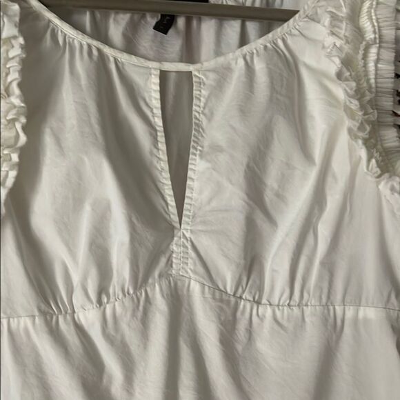 BCBGMaxAzria White Ruffled Fitted Blouse - Picture 3 of 8